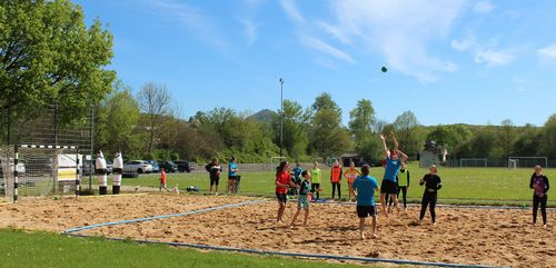 Beach Handball-Stützpunkttraining in Bartenbach gestartet